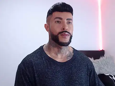 andrea de lucaa online show from 10-21-25, 03:40