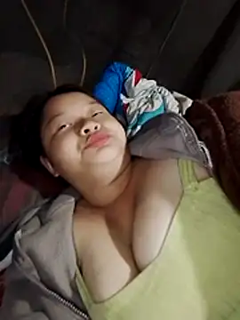 Snapshot of girl-babi chatting on 10-28-25, 12:25 girl-babi online show from 10-28-25, 12:25