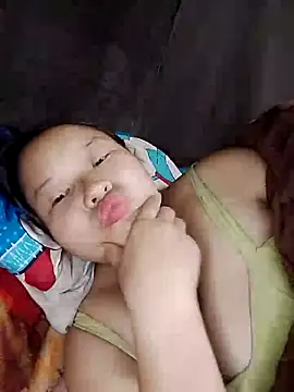 Snapshot of girl-babi chatting on 10-28-25, 12:30 girl-babi online show from 10-28-25, 12:30