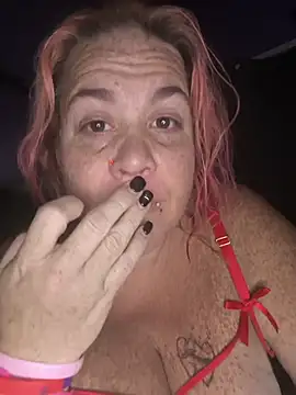 Snapshot of Courdles chatting on 10-25-25, 06:21 Courdles online show from 10-25-25, 06:21