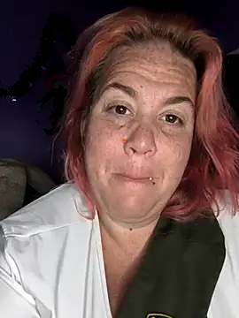 Snapshot of Courdles chatting on 10-26-25, 07:14 Courdles online show from 10-26-25, 07:14