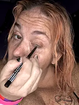 Snapshot of Courdles chatting on 11-12-25, 05:52 Courdles online show from 11-12-25, 05:52