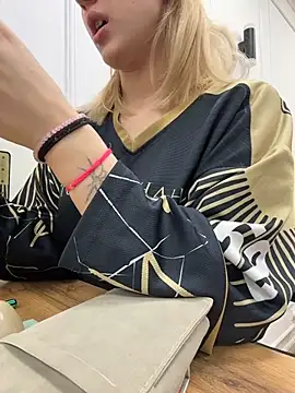 CaitlinSugar online show from 11-08-25, 04:01