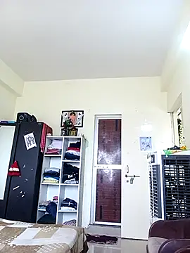 Snapshot of Sneha16 chatting on 11-22-25, 05:17 Sneha16 online show from 11-22-25, 05:17