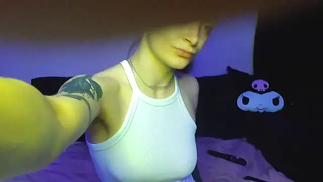   Leyla   online show from 09-17-25, 07:04