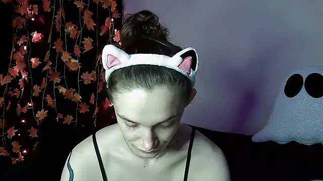   Leyla   online show from 10-27-25, 10:14