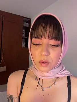 AriaBlush 18 online show from 09-27-25, 10:37