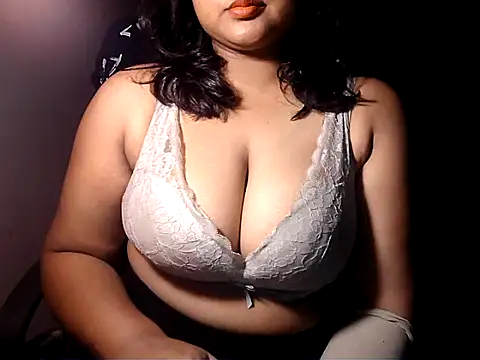 Snapshot of PatnakiRitu1 chatting on 09-14-25, 04:06 PatnakiRitu1 online show from 09-14-25, 04:06