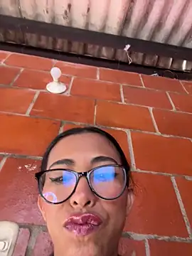 Snapshot of Emma__cumlovee chatting on 02-14-26, 03:53 Emma cumlovee online show from 02-14-26, 03:53