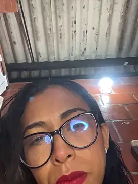 Snapshot of Emma__cumlovee chatting on 02-27-26, 11:43 Emma cumlovee online show from 02-27-26, 11:43