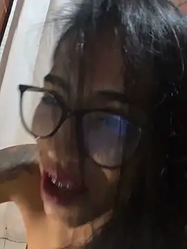 Snapshot of Emma__cumlovee chatting on 03-01-26, 04:14 Emma cumlovee online show from 03-01-26, 04:14