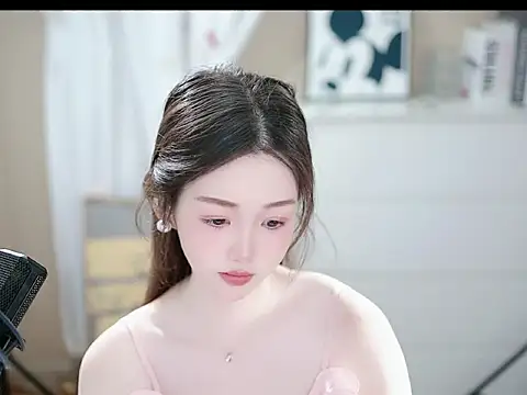 Snapshot of abbyli12 chatting on 10-23-25, 02:38 abbyli12 online show from 10-23-25, 02:38