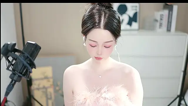 Snapshot of abbyli12 chatting on 11-23-25, 04:29 abbyli12 online show from 11-23-25, 04:29