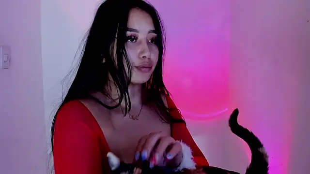 Snapshot of Viioleett_cum chatting on 02-14-26, 08:05 Viioleett cum online show from 02-14-26, 08:05