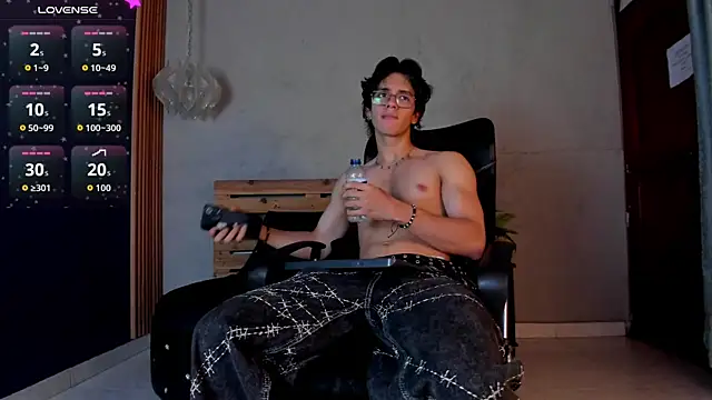 Snapshot of Markuss__ chatting on 09-18-25, 02:35 Markuss online show from 09-18-25, 02:35