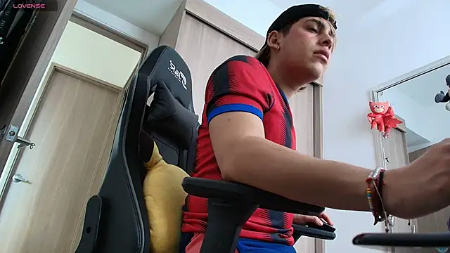 brunothompson3 online show from 12-20-25, 06:48