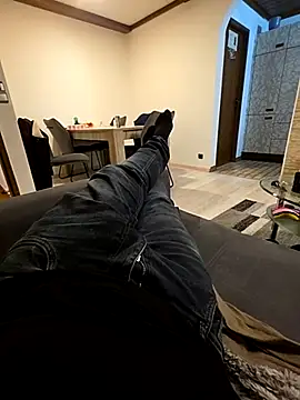 Snapshot of bigdicksklave chatting on 10-30-25, 07:36 bigdicksklave online show from 10-30-25, 07:36