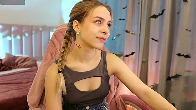 ShinyBarbie online show from 10-23-25, 06:13