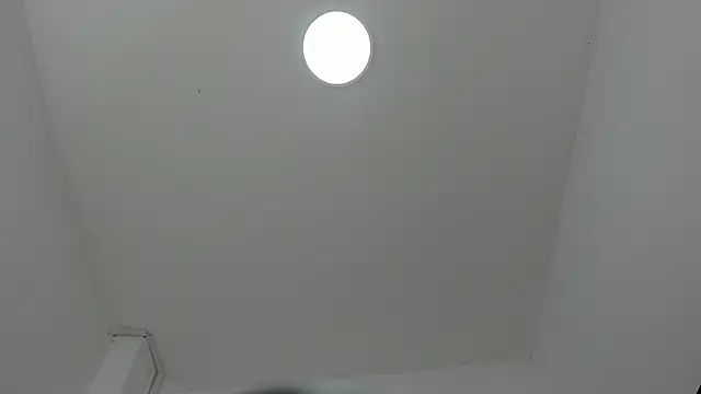 Snapshot of scarletross_ chatting on 02-21-26, 03:02 scarletross online show from 02-21-26, 03:02