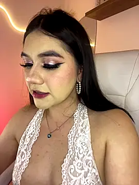 Zoe Serrat online show from 10-18-25, 12:39