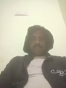 vardh033 online show from 10-28-25, 06:50