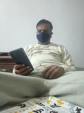 vardh033 online show from 12-05-25, 04:14