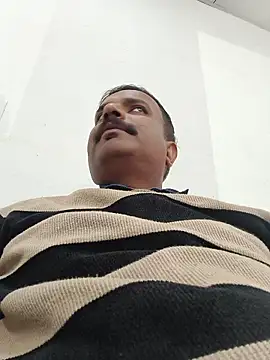 Snapshot of vardh033 chatting on 01-16-26, 07:34 vardh033 online show from 01-16-26, 07:34