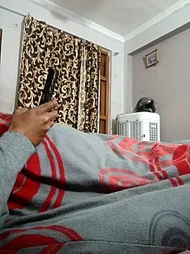 Snapshot of vardh033 chatting on 02-05-26, 03:49 vardh033 online show from 02-05-26, 03:49