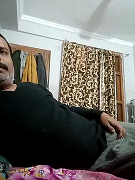 Snapshot of vardh033 chatting on 02-08-26, 07:23 vardh033 online show from 02-08-26, 07:23