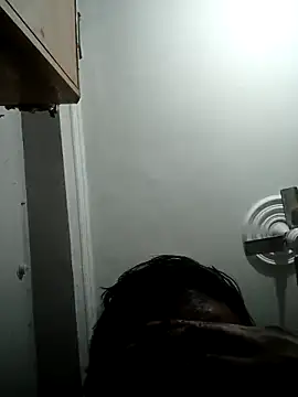 Snapshot of vardh033 chatting on 03-06-26, 05:48 vardh033 online show from 03-06-26, 05:48