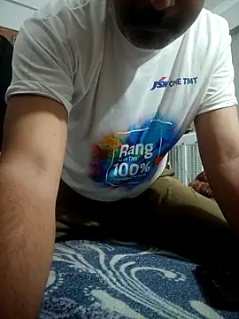 Snapshot of vardh033 chatting on 03-11-26, 12:44 vardh033 online show from 03-11-26, 12:44