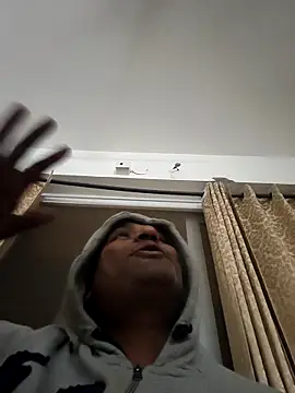 Snapshot of vardh033 chatting on 03-18-26, 02:09 vardh033 online show from 03-18-26, 02:09