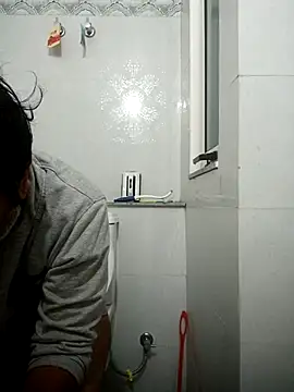 Snapshot of vardh033 chatting on 03-25-26, 02:39 vardh033 online show from 03-25-26, 02:39