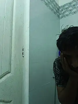 Snapshot of vardh033 chatting on 03-31-26, 12:01 vardh033 online show from 03-31-26, 12:01