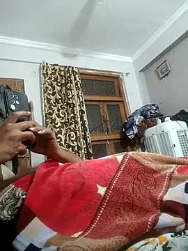 Snapshot of vardh033 chatting on 04-07-26, 02:23 vardh033 online show from 04-07-26, 02:23