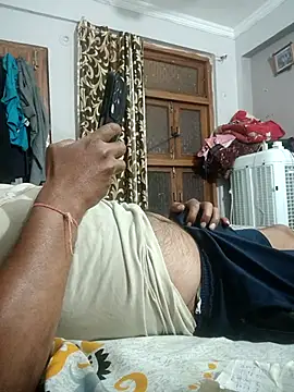 Snapshot of vardh033 chatting on 04-14-26, 04:18 vardh033 online show from 04-14-26, 04:18