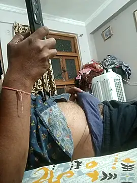 Snapshot of vardh033 chatting on 04-15-26, 08:31 vardh033 online show from 04-15-26, 08:31