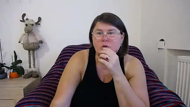 icyheart888 online show from 10-09-25, 08:34