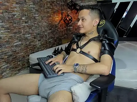 SkinnyZetth online show from 12-16-25, 12:10