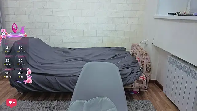 Snapshot of AlisaWyn chatting on 10-20-25, 10:49 AlisaWyn online show from 10-20-25, 10:49