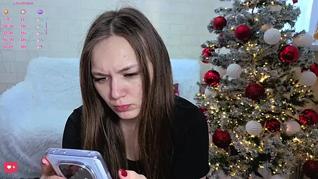 Snapshot of AlisaWyn chatting on 12-16-25, 03:44 AlisaWyn online show from 12-16-25, 03:44