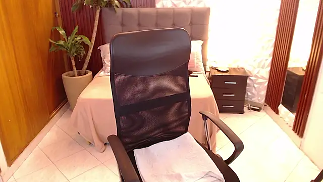 veronica em1 online show from 03-03-26, 01:28