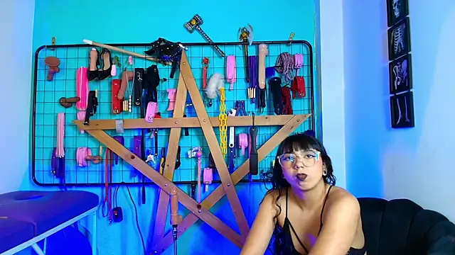 Mrmia bdsm extreme online show from 10-18-25, 12:28