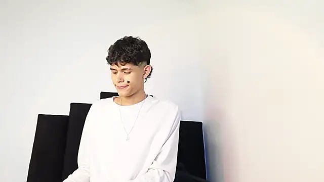 alexmark  online show from 10-31-25, 01:45