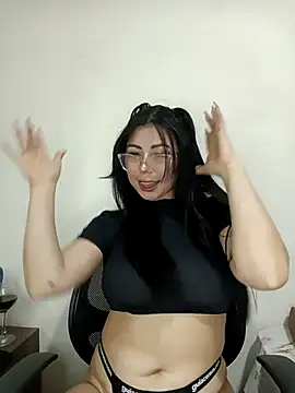 SiennaValera online show from 10-15-25, 07:14