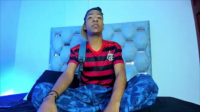 tiago xxx  online show from 10-03-25, 09:01