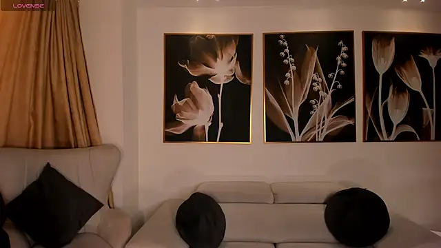 Snapshot of LeahNovac chatting on 09-27-25, 11:15 LeahNovac online show from 09-27-25, 11:15