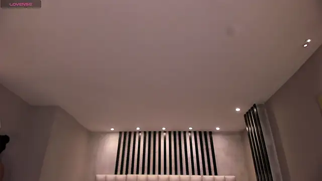 Snapshot of LeahNovac chatting on 10-16-25, 11:22 LeahNovac online show from 10-16-25, 11:22