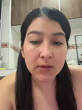 Snapshot of evelyn_1702 chatting on 10-29-25, 09:27 evelyn 1702 online show from 10-29-25, 09:27