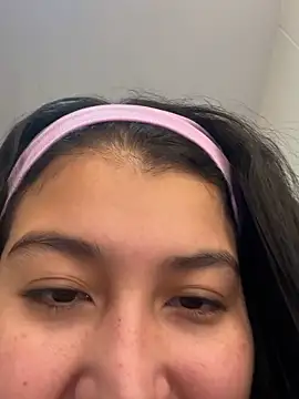 Snapshot of evelyn_1702 chatting on 11-16-25, 07:52 evelyn 1702 online show from 11-16-25, 07:52